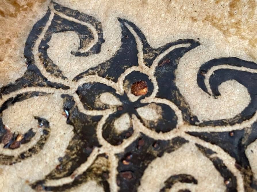 Amazon | 陶芸家 作家物 北斗窯 小森忍 アイヌ文様 北海道 小皿 角皿